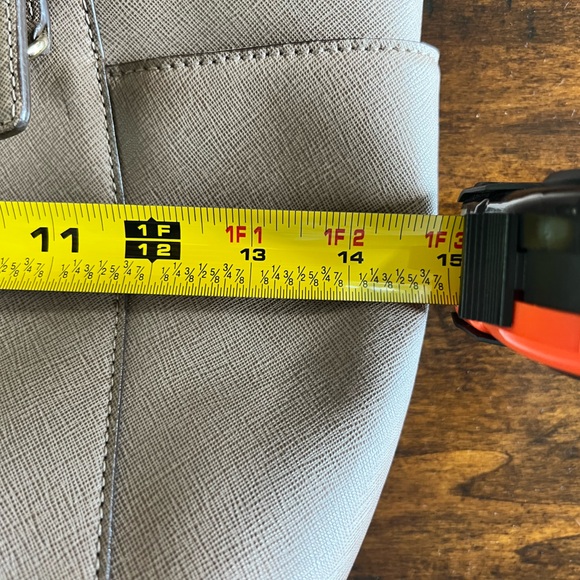 Michael Kors Jet Set East West Top Zip Tote - Picture 13 of 15